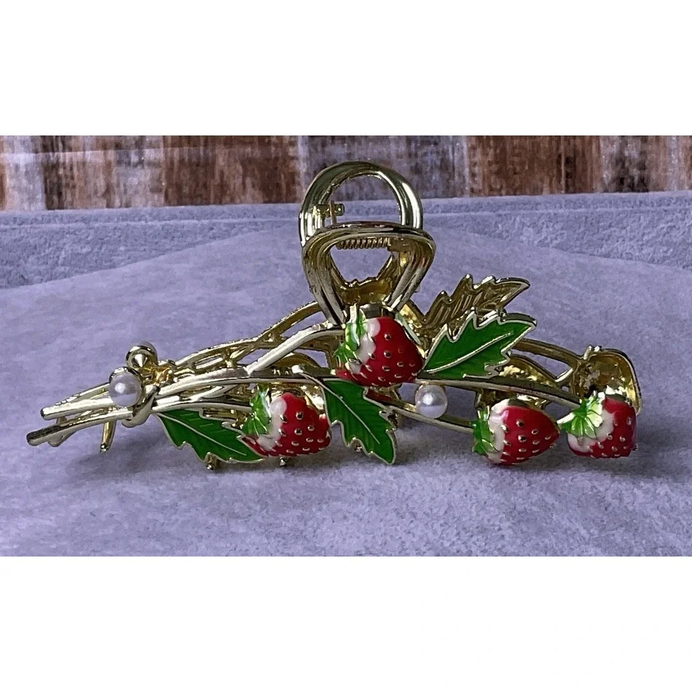 Strawberry and Pearl Metal Claw Hair Clip